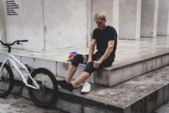 POC Joint VPD Air Fabio Ed. Knee 12 POC Joint VPD Air Fabio Ed. Knee -Foxe Style Shop 74259 poc joint vpd air fabio ed knee