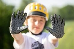 Woom 6 Tens Bike Glove 10 Woom 6 Tens Bike Glove -Foxe Style Shop 79210 woom 5 tens kids bike glove